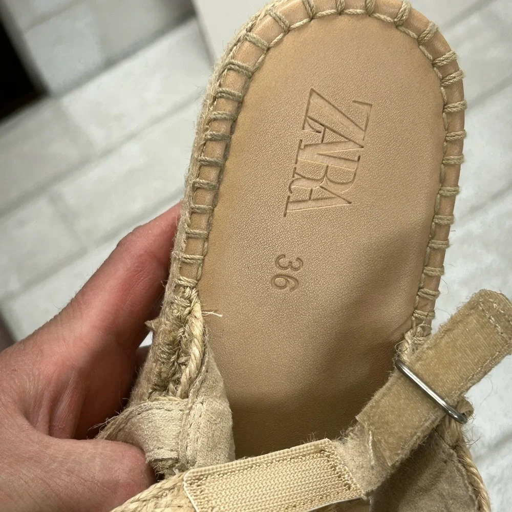 Women's Tan Woven Sandals